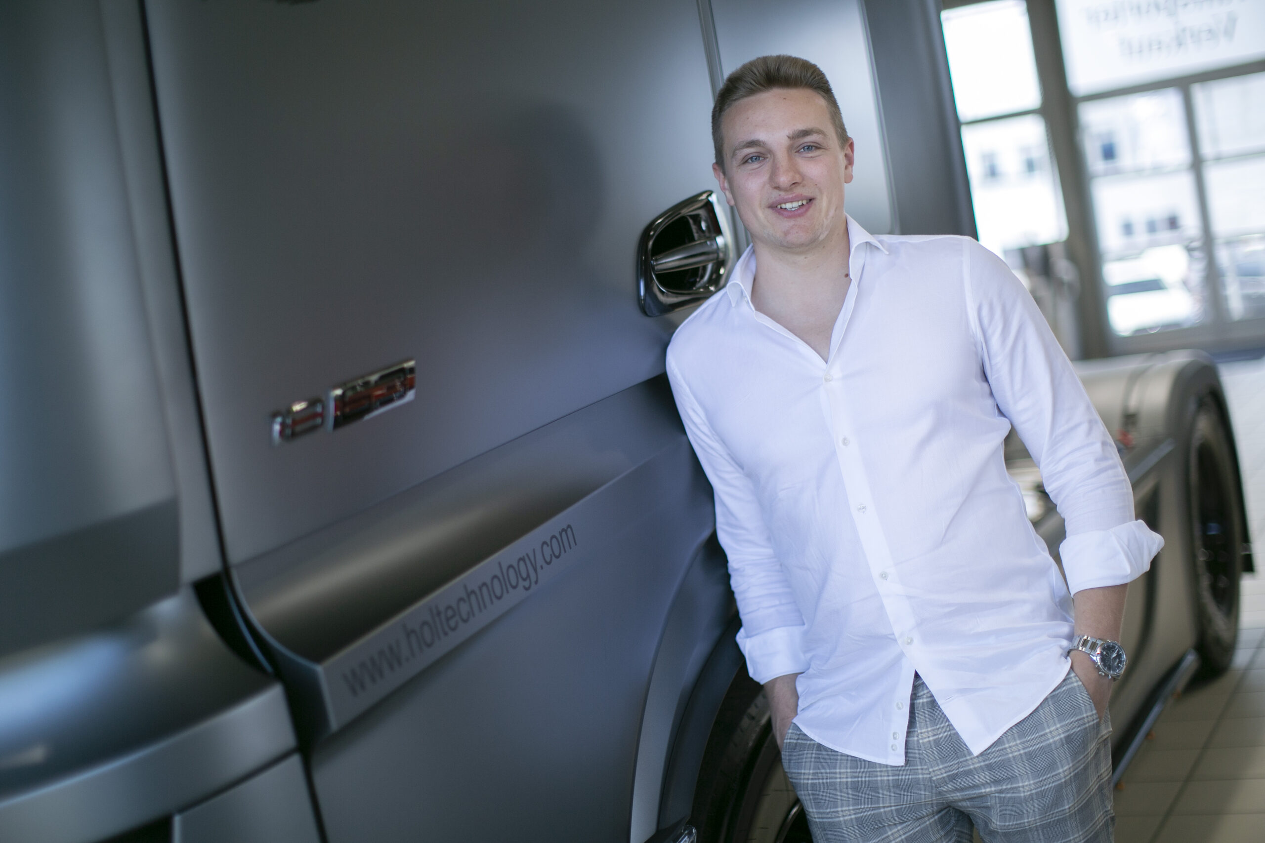 DJMC4383 Ismael Hollerer